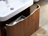 Dřevěný koupelnový nábytek odolá plísni i vlhku