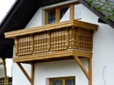 Dřevěné balkóny na míru jsou skvělým řešením pro všechny rodinné domy